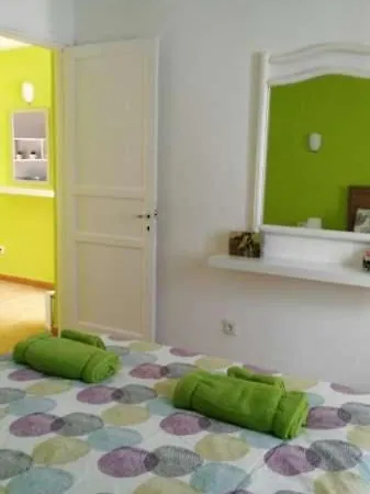 Apartment Sleeps 4 Pool Wifi T691569